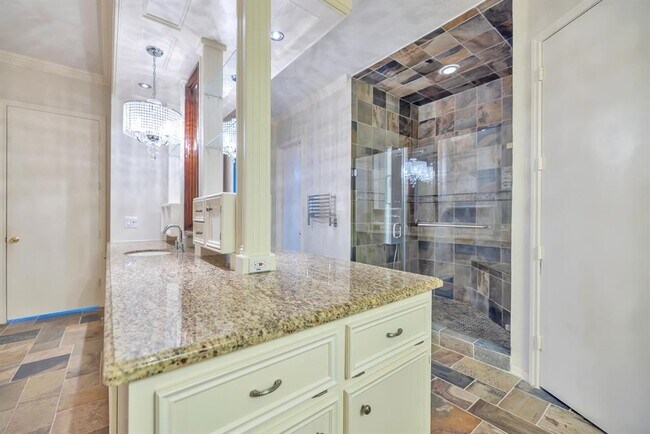 Building Photo - 4063 Breakwood Dr