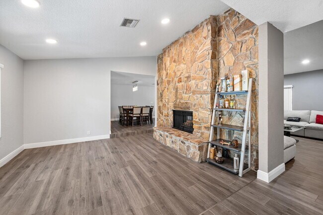 Building Photo - 13948 Ishnala Cir