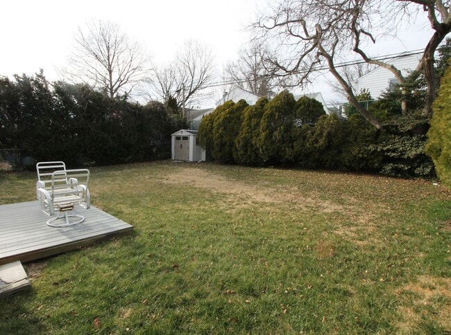 Building Photo - 617 Renz St