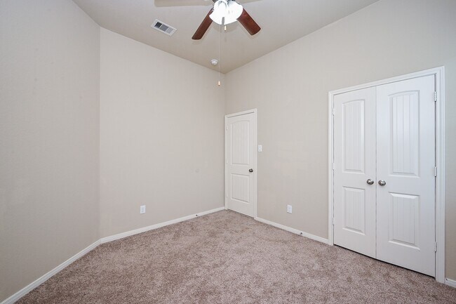 Building Photo - 6942 Hamilton Falls Ln