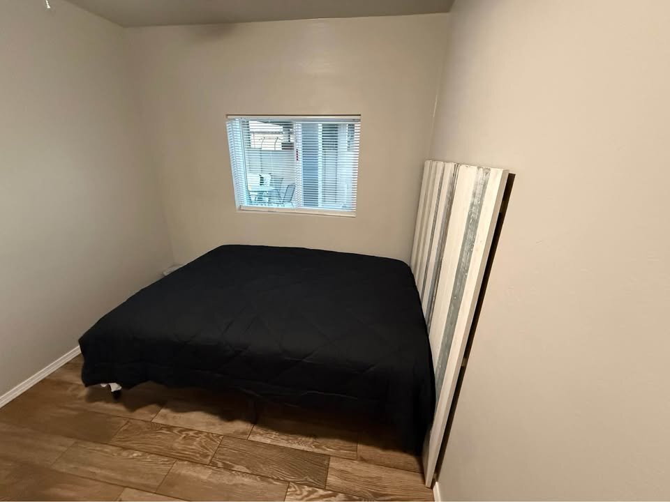 Building Photo - 3645 W Hadley St