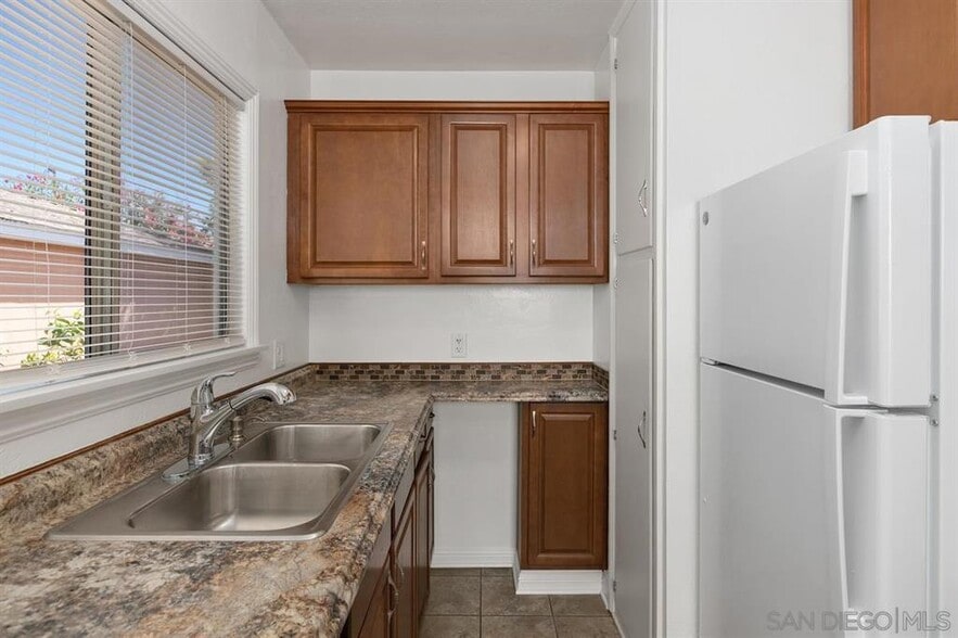 Building Photo - 4330 Quince St