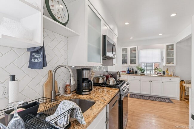 Building Photo - 21 Bayview Ct