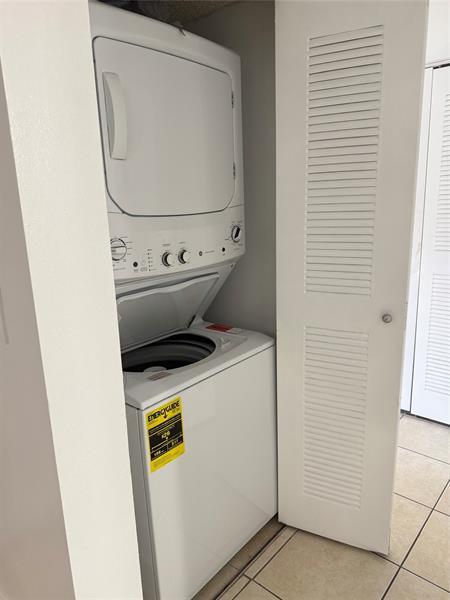 Building Photo - 7630 Westwood Dr