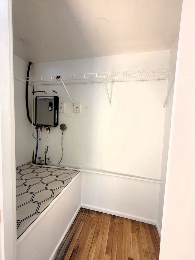 Building Photo - Spacious 2 Bedroom Condo in Downtown Bellingham - Forest St