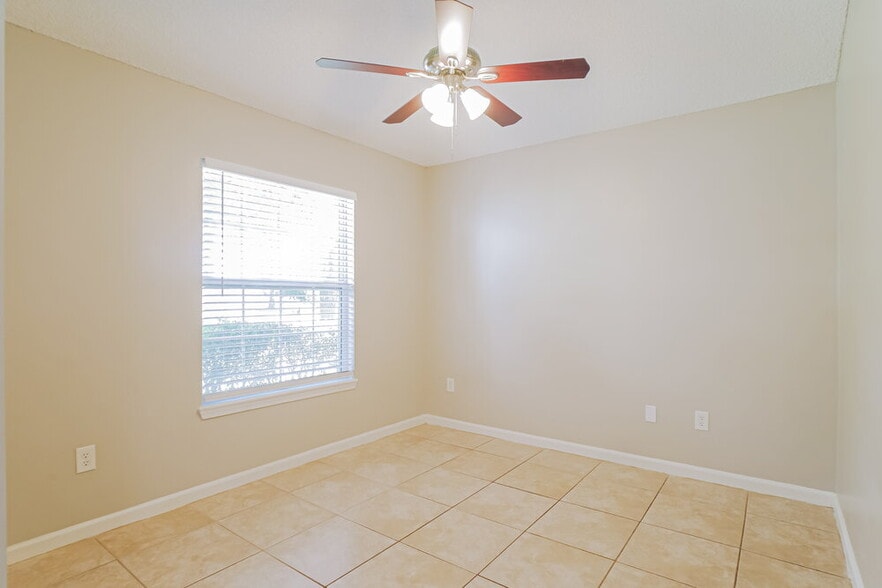 Building Photo - 391 Meadowlark Ln