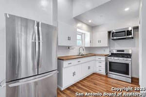 Building Photo - 551 Lanark Dr