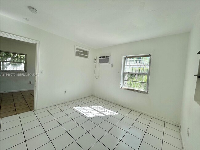 Building Photo - 601 NW 90th St