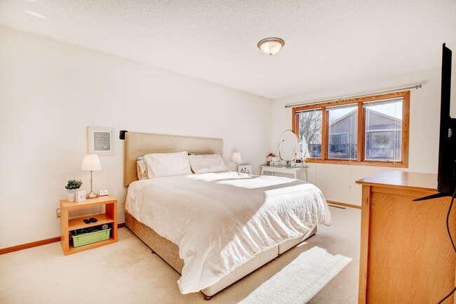 Building Photo - 1153 Fernwood Ct