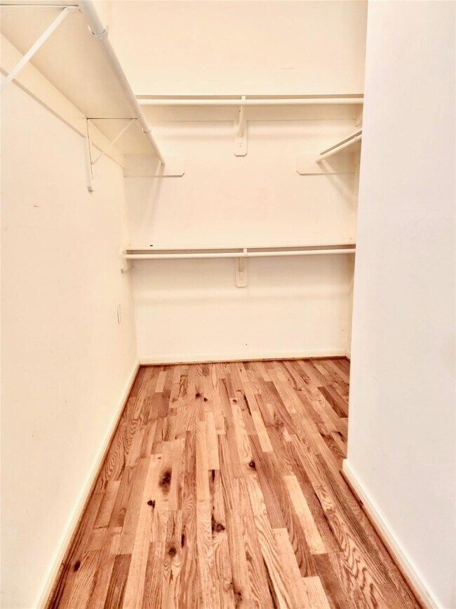 Building Photo - 32 Waugh Dr