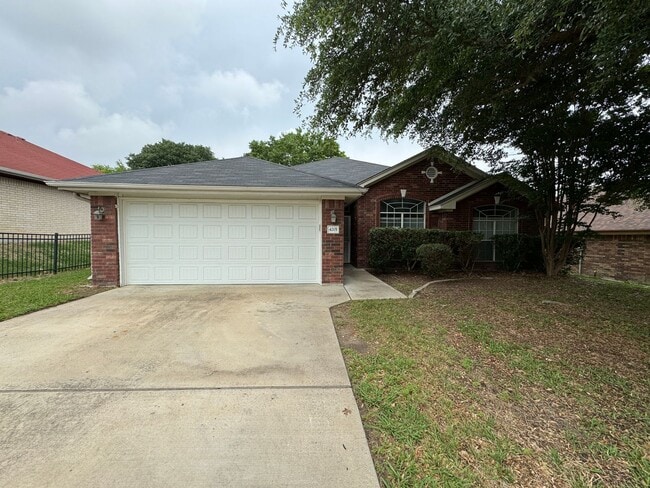 Primary Photo - 4201 Lost Oak Dr