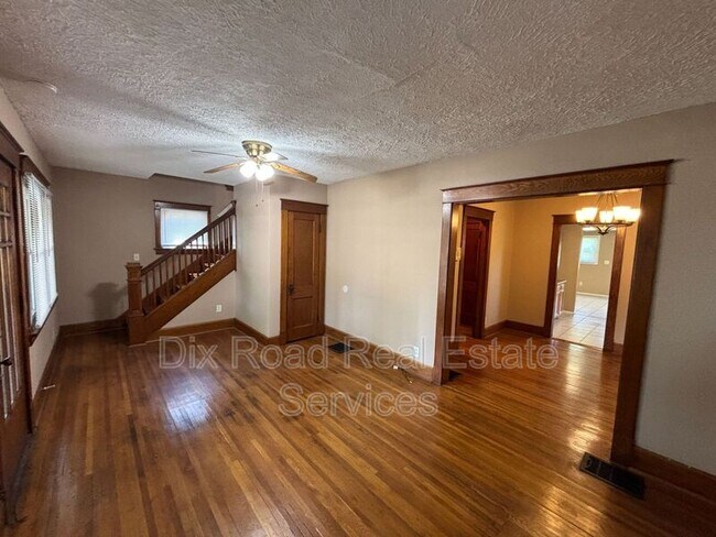 Building Photo - 424 Shafor St