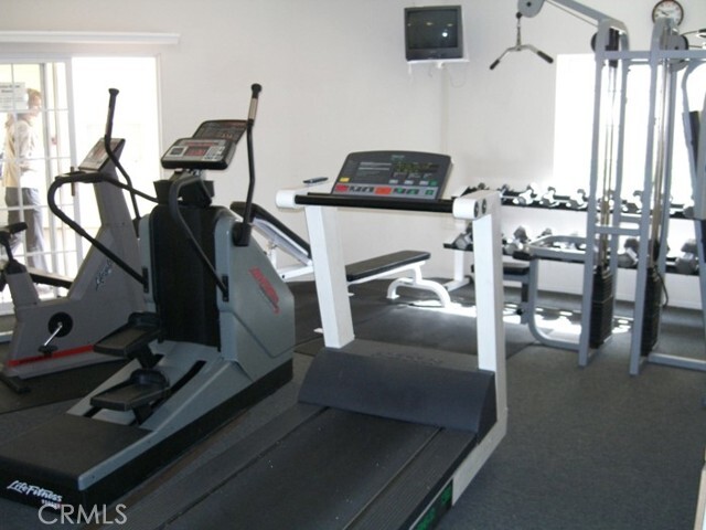 Building Photo - 1215 E San Antonio Dr