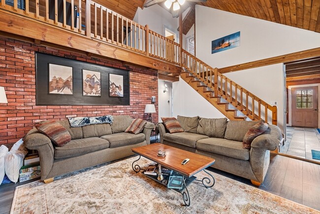 Building Photo - 404 Rawson St