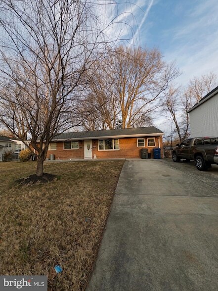 Building Photo - 7925 Ashboro Dr