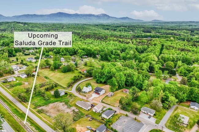 Building Photo - 610 N Shamrock Ave