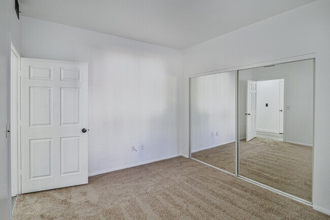 Building Photo - 5250 S Rainbow Blvd