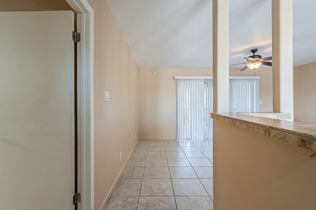 Building Photo - Spacious Upper-Level Retreat Minutes from TMC & St. Joseph’s