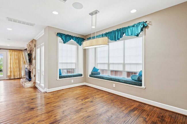 Building Photo - 1705 S Cottonwood Valley Cir