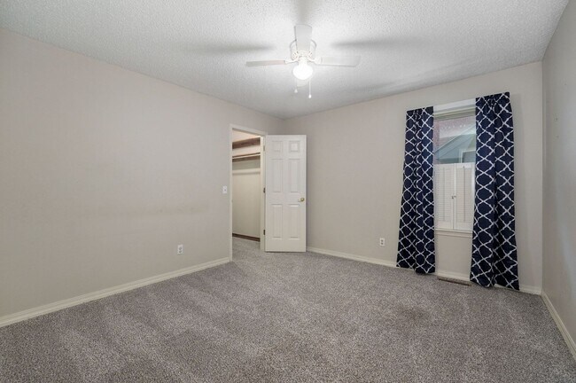 Building Photo - Charming 3 Bed | 2 Bath Home with Beautiful Outdoor Living