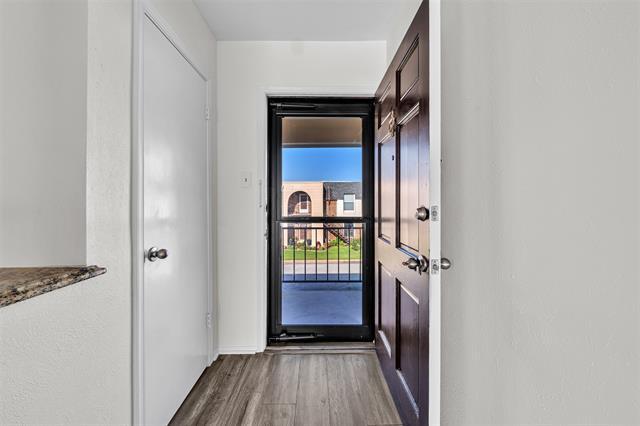 Building Photo - 4024 Ridglea Country Club Dr