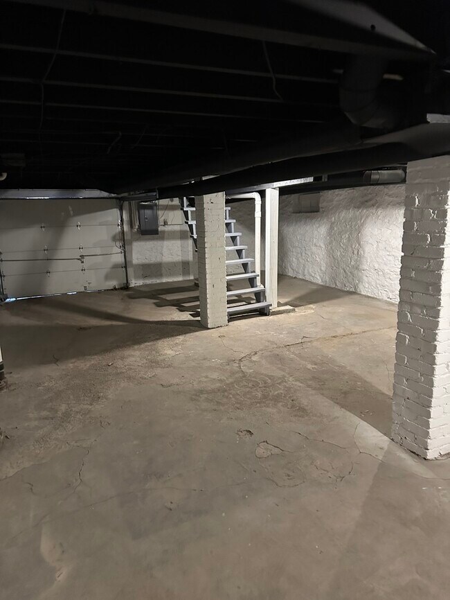 Building Photo - 5414 Brooklyn Ave