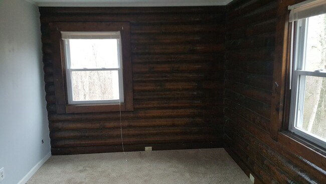 Building Photo - Duplex 2 bedroom 1 bath