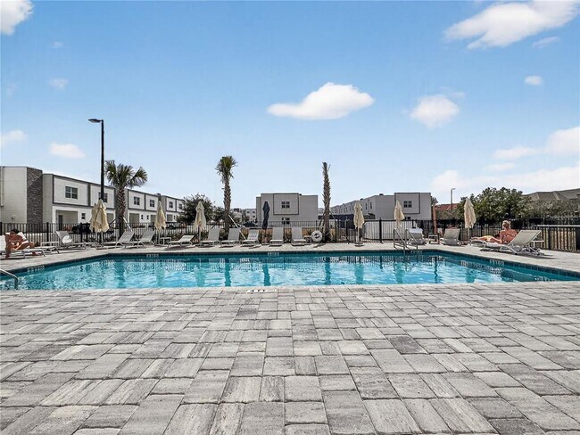 Building Photo - 612 Trikomo Dr