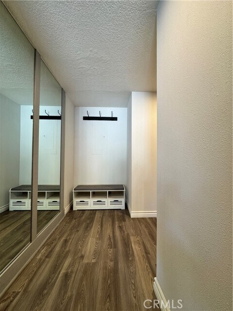 Building Photo - 5555 Canyon Crest Dr