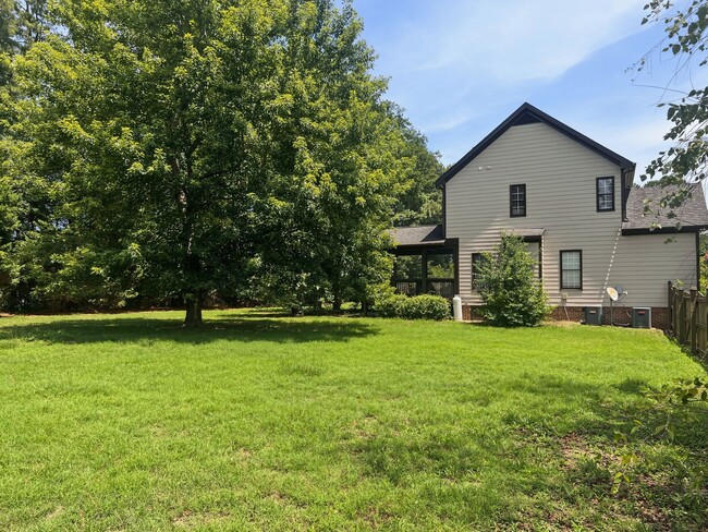 Building Photo - 3108 Summer Oaks Dr