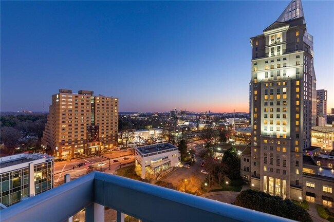 Building Photo - 3324 Peachtree Rd NE