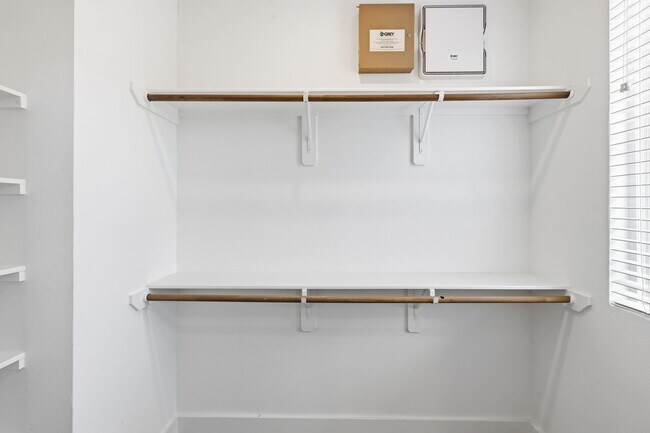 Building Photo - 1404 Mansfield St