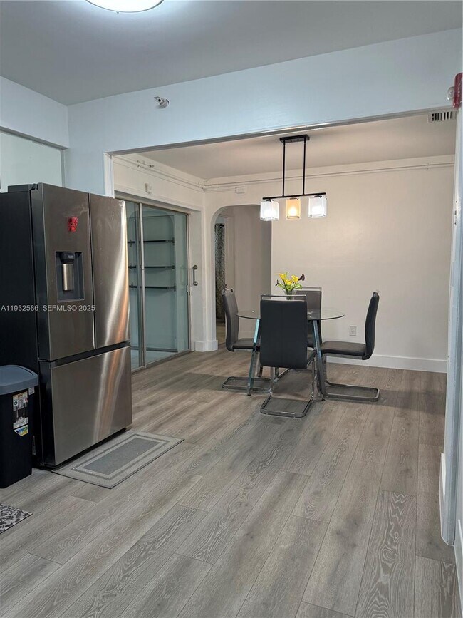 Building Photo - 2706 Montego Dr