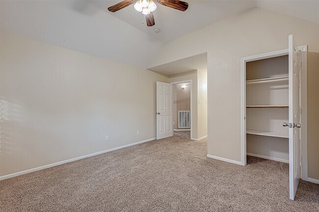 Building Photo - 1419 Kyle Hill Ln
