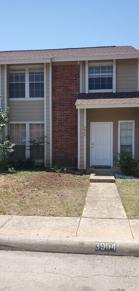 2 story townhouse - 9140 Timber Path