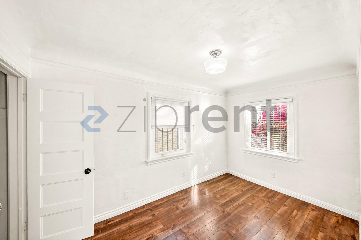 Building Photo - 1544 Stanley Ave