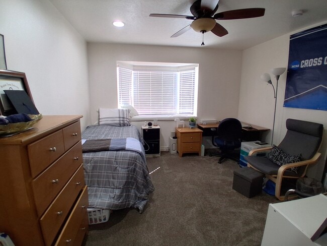 Building Photo - 1547 N 550 W