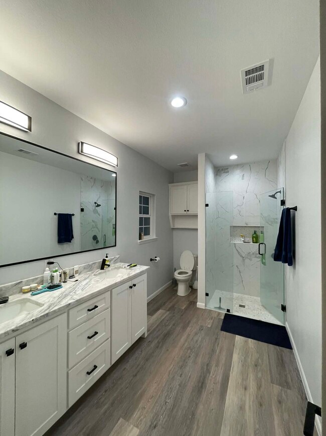 Building Photo - 917 N 16th St