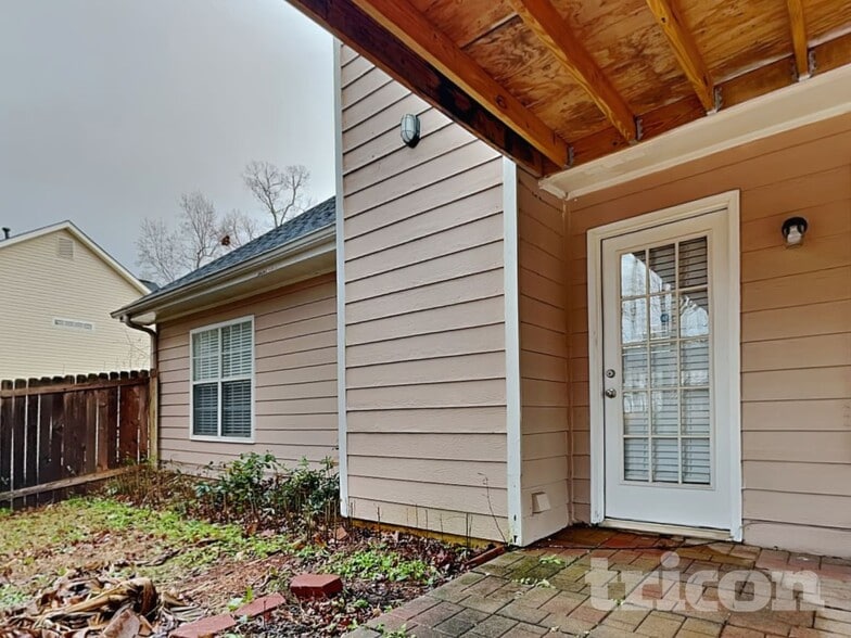 Building Photo - 440 Pebble Blvd