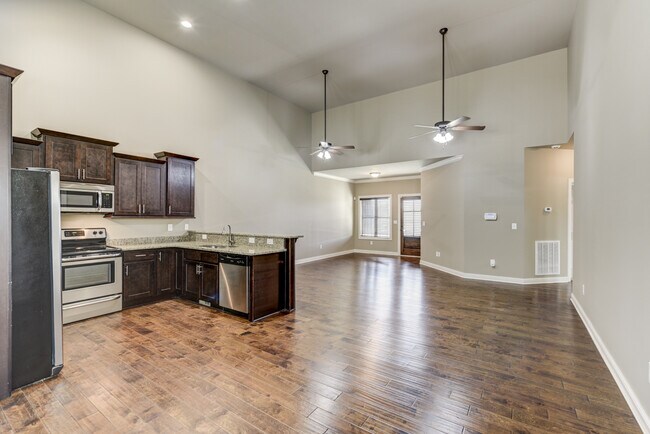 Building Photo - 342 Big Station Camp Blvd