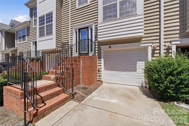 Building Photo - 6621 Tor Dr