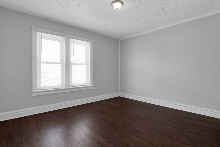 Building Photo - 816 Wager St