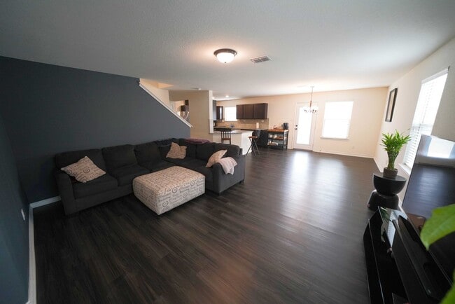 Building Photo - Beautiful Home Now Available in Miller Ran...