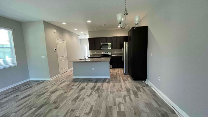 Building Photo - 2906 E 15th Ave