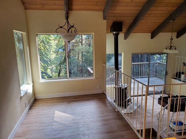 Dining area - 23500 Treeview Trl