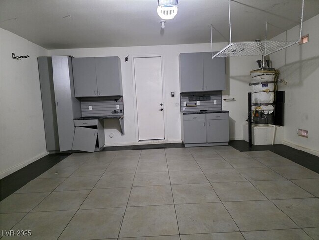 Building Photo - 5495 Alden Bend Dr