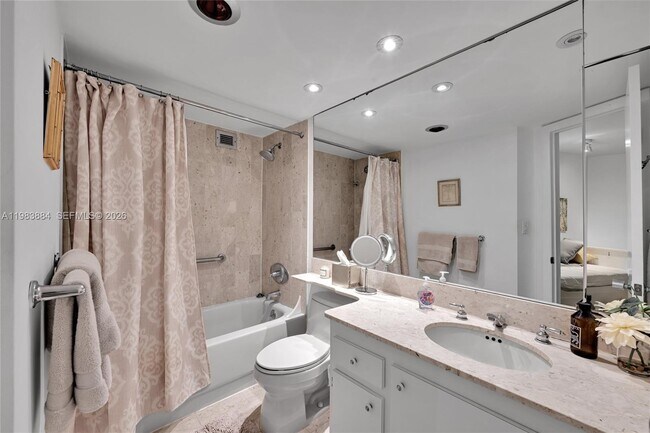 Building Photo - 1111 Crandon Blvd