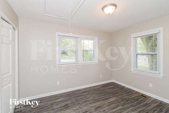 Building Photo - 2296 Lakewood Dr NW