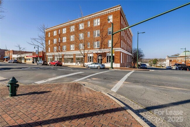 Building Photo - 197 N 2nd St