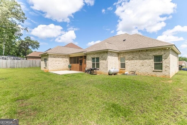Building Photo - 306 Rustic Live Oak Trl